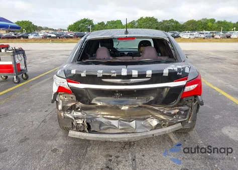 2012 Chrysler 200 Lx z USA, uszkodzony, nr VIN 1C3CCBAB9CN191817